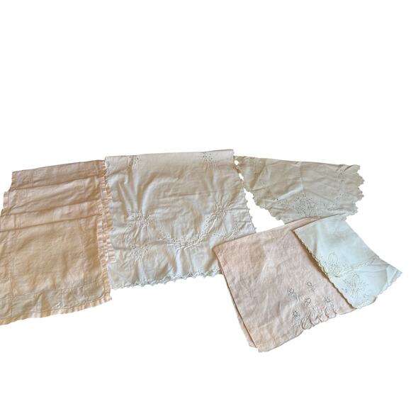 Lot of Vintage Cutwork Table Linens Table Runners Napkins White Pink - Picture 1 of 8